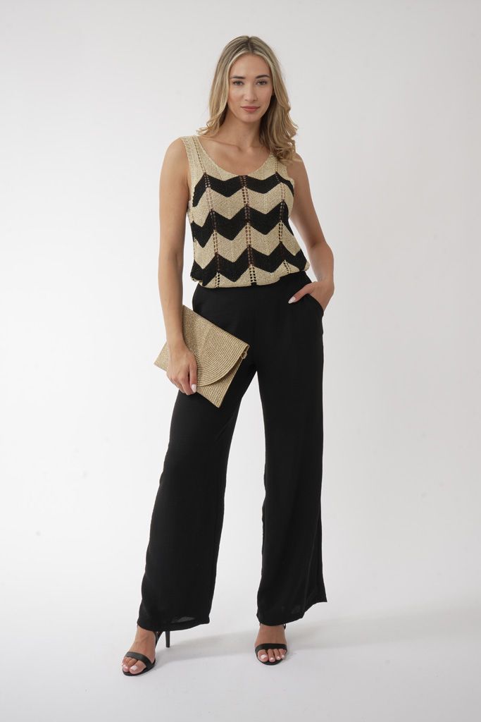Black loose trousers