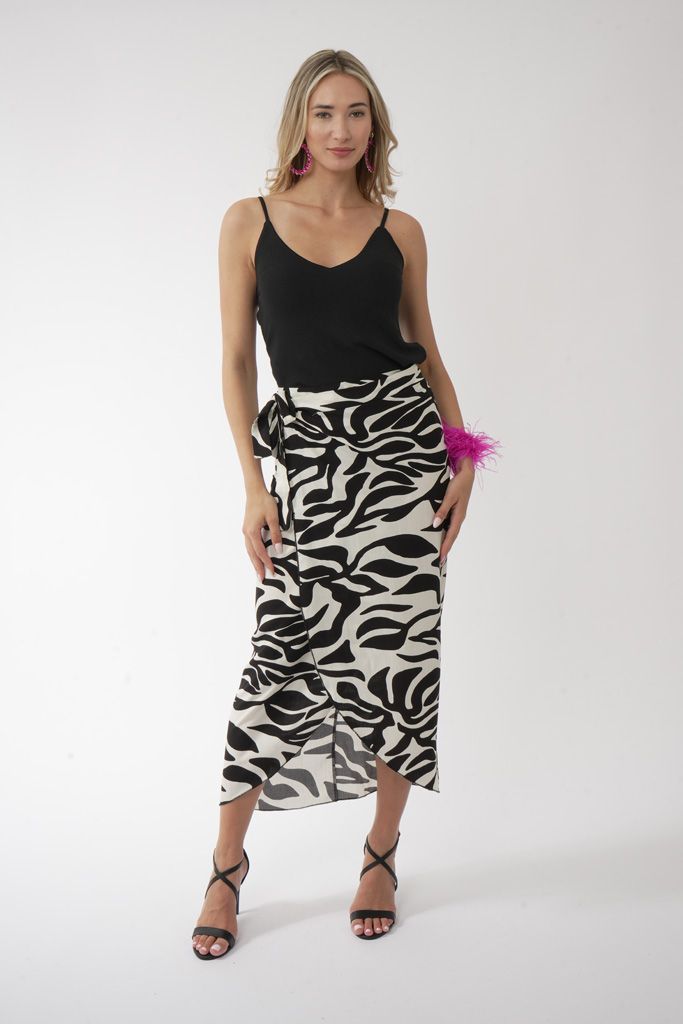 Black n white tropical fousta fakelos